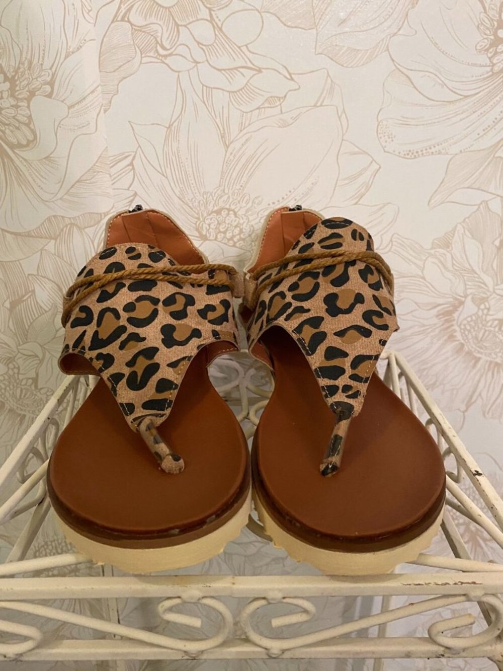 Leopard Print Womens Thong Sandals With Rope Accents & Platform Soles Size 39